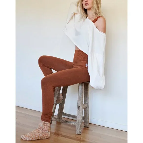 FP MOVEMENT Good Karma Leggings / V Toasted Coco - Picture 3 of 6